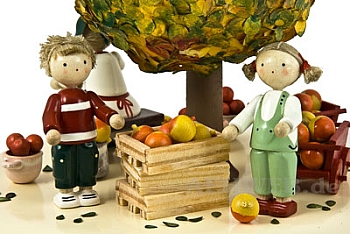 Spieldose Der alte Apfelbaum im Herbst