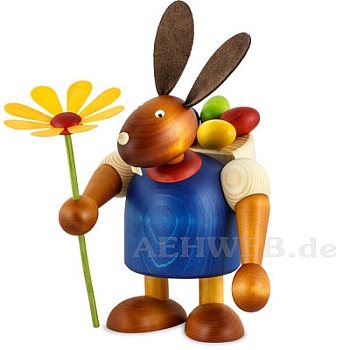 Maxi Hase mit Kiepe und Blume blau